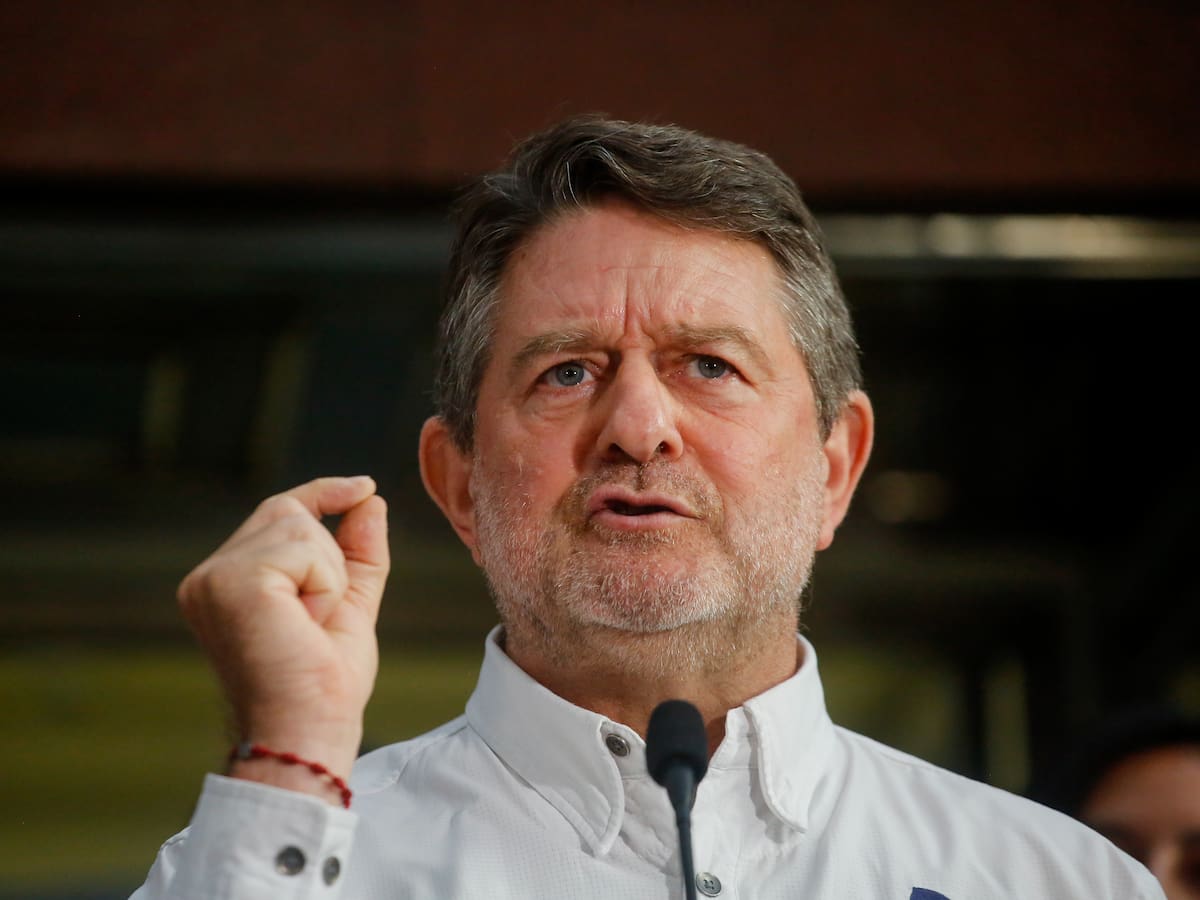 Tricel deja en estudio requerimiento que busca destituir a gobernador Claudio Orrego: sentencia se conocería en 30 días