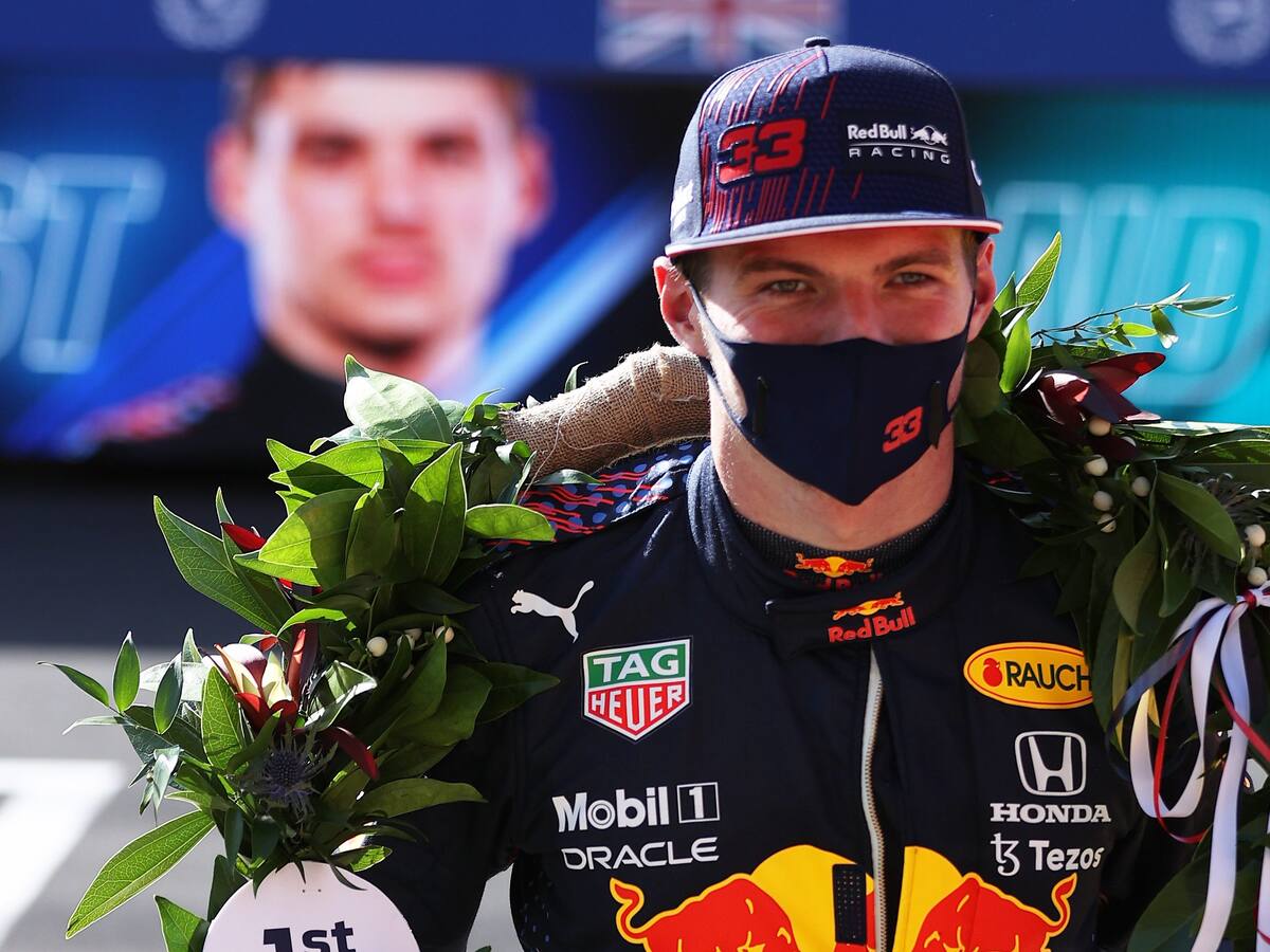 Fórmula 1: Verstappen venció a Hamilton y se quedó con la corona de laureles en el sprint