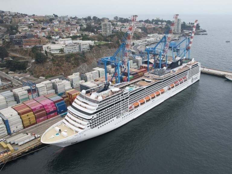 MSC Magnifica, el crucero con capacidad para 3.223 pasajeros que visitó Valparaíso y ahora zarpa a otro destino en Chile