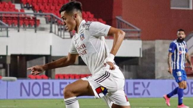 Gustavo Quinteros lanzó la alerta en Colo Colo: "Si se va Pablo Solari, hay que traer dos buenos jugadores porque él vale por dos"