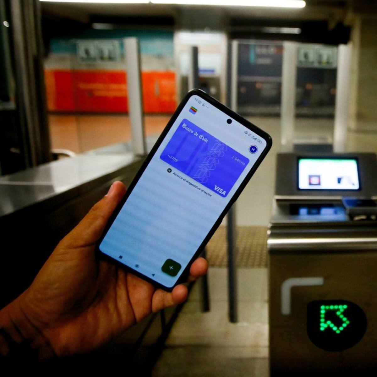 Metro da salto histórico: pago con tarjetas y celulares acerca a Santiago a ciudades desarrolladas