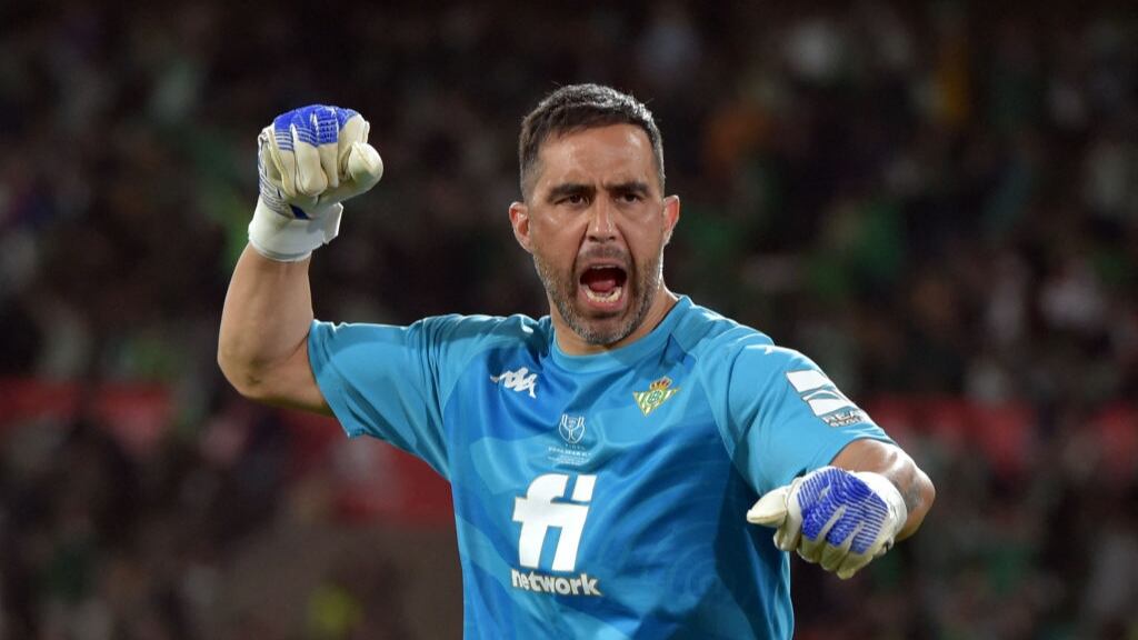 PREVIA | Claudio Bravo hace su debut oficial en la temporada por el Betis jugando la Europa League