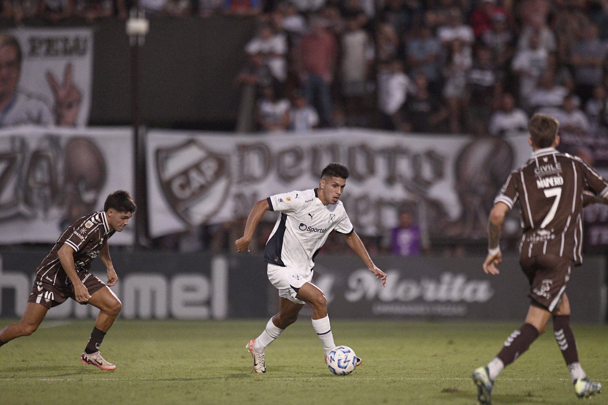 Felipe Loyola y Luciano Cabral dijeron presente en amargo empate de Independiente por la Liga Argentina | X: Independiente