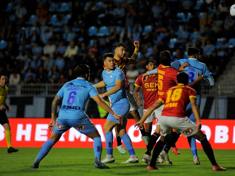 Otra vez al fútbol de escritorio: el resquicio reglamentario que analizan Unión Española y Deportes Iquique para seguir en Primera División