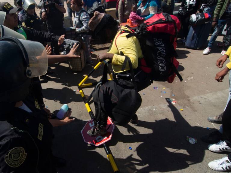 Amnistía Internacional urge a Perú y Chile a poner fin a la militarización de sus fronteras