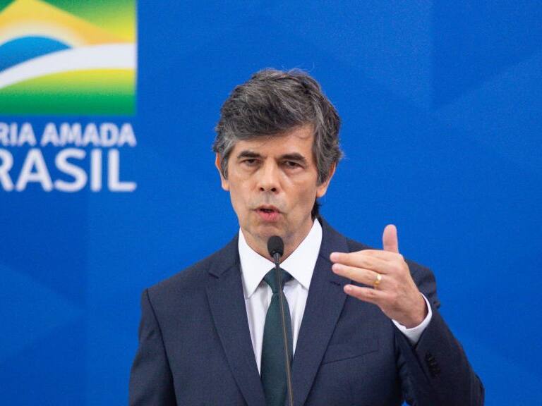 Ministro de Salud de Brasil renunció menos de un mes después de asumir el cargo