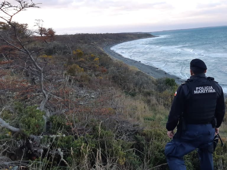 Naufragio con tripulantes fue reportado desaparecido en Punta Arenas: un cuerpo fue encontrado sin vida