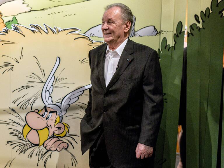 TO GO WITH AFP STORY BY MARJORIE BOYETFrench comic book artist and scriptwriter Albert Uderzo attends an exhibition dedicated to the Asterix comic books series, which he co-created, on April 23, 2015 at the MuseoParc d'Alesia museum in Alise-Sainte-Reine. AFP PHOTO / JEFF PACHOUD == RESTRICTED TO EDITORIAL USE, MANDATORY MENTION OF THE ARTIST UPON PUBLICATION, TO ILLUSTRATE THE EVENT AS SPECIFIED IN THE CAPTION == (Photo by Jeff PACHOUD / AFP) (Photo by JEFF PACHOUD/AFP via Getty Images)