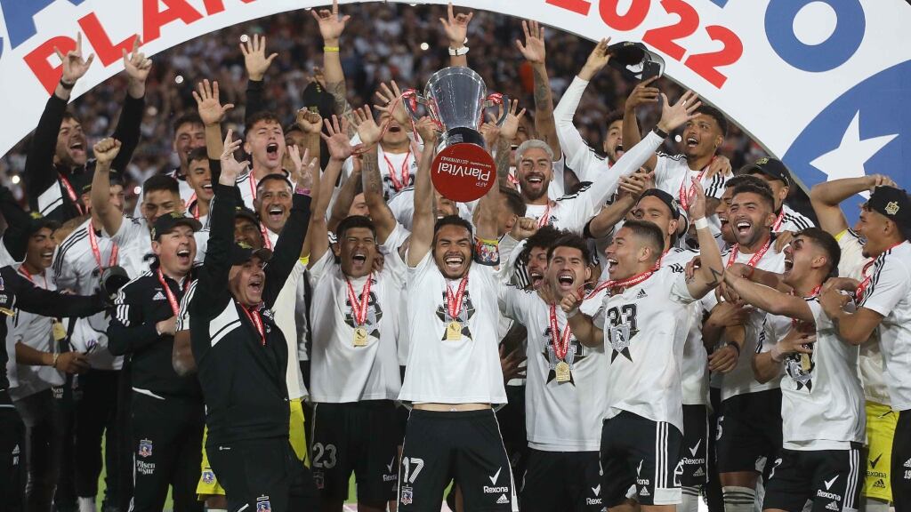 Colo Colo aumenta precios de sus abonos para la temporada 2023
