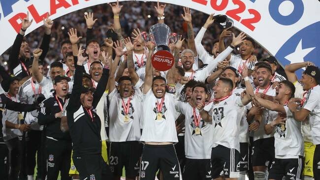 Colo Colo aumenta precios de sus abonos para la temporada 2023