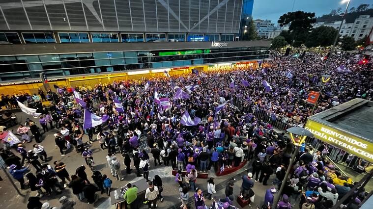 Hinchas de Deportes Concepción en el Hotel Araucano | Radio ADN