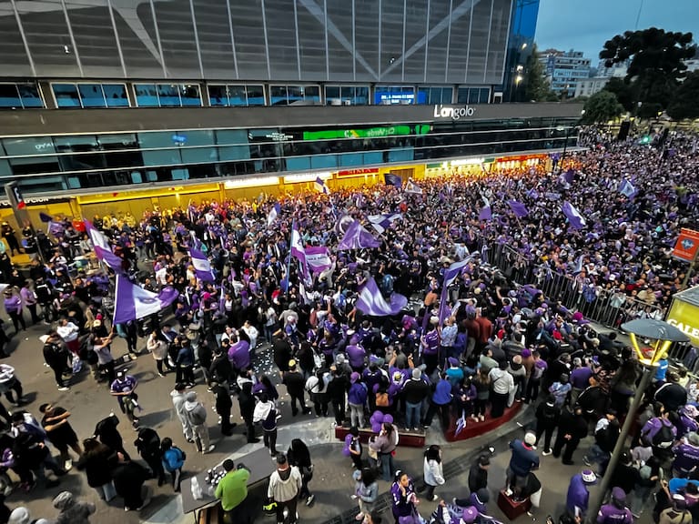 Hinchas de Deportes Concepción en el Hotel Araucano | Radio ADN