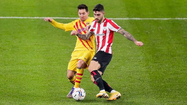 BILBAO, SPAIN - JANUARY 6: (L-R) Lionel Messi of FC Barcelona, Unai Nunez of Athletic Bilbao during the La Liga Santander match between Athletic de Bilbao v FC Barcelona at the Estadio San Mames on January 6, 2021 in Bilbao Spain (Photo by David S. Bustamante/Soccrates/Getty Images)