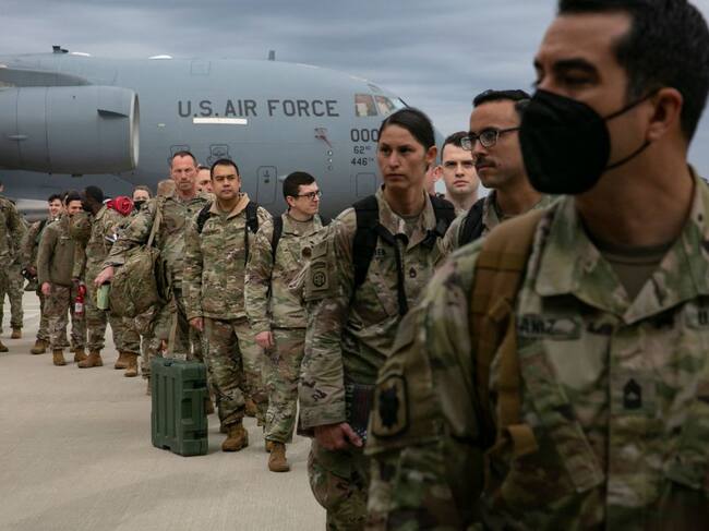 Militares estadounidenses de Fort Bragg (Carolina del Norte) llegan a Europa