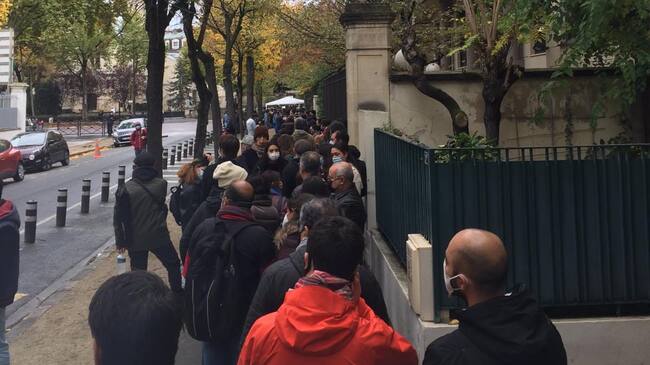 Chilenos votan en Paris, Francia