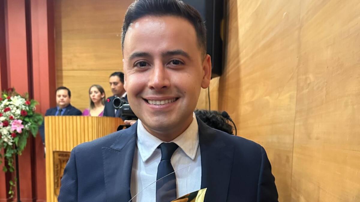 Alberto Jesús López es galardonado con el premio Relator Destacado y Gran Colaborador de la Ciudad en Puerto Montt