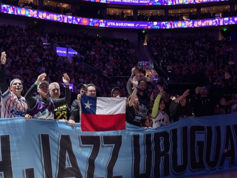 Siempre hay un chileno: los Utah Jazz homenajearon a sus fans latinos y las redes aplauden el momento