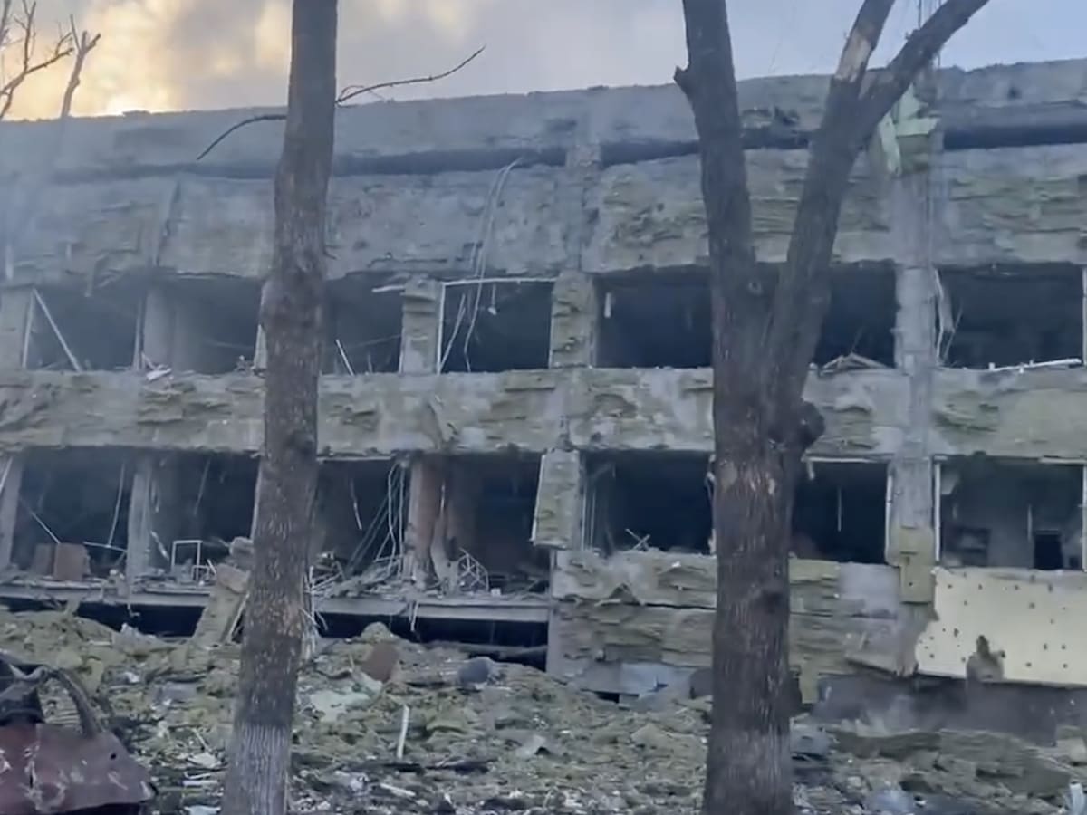 Las imágenes que dejó el bombardeo del Ejército ruso a hospital pediátrico de Mariúpol en Ucrania