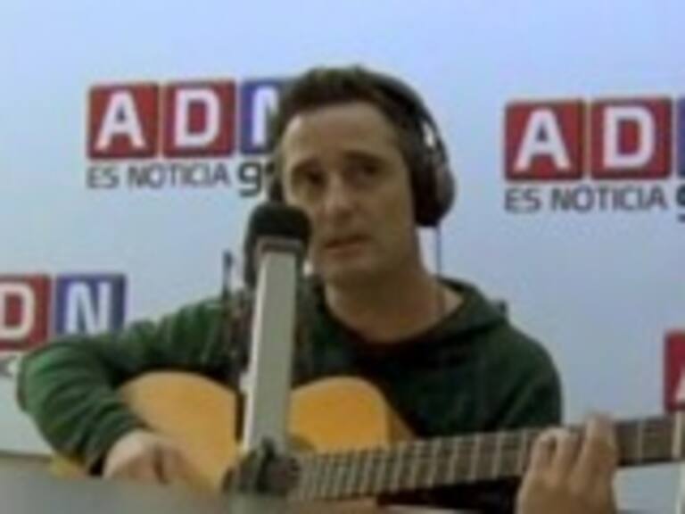 Jorge Drexler interpreta »La trama y el desenlace» en Ciudadano ADN