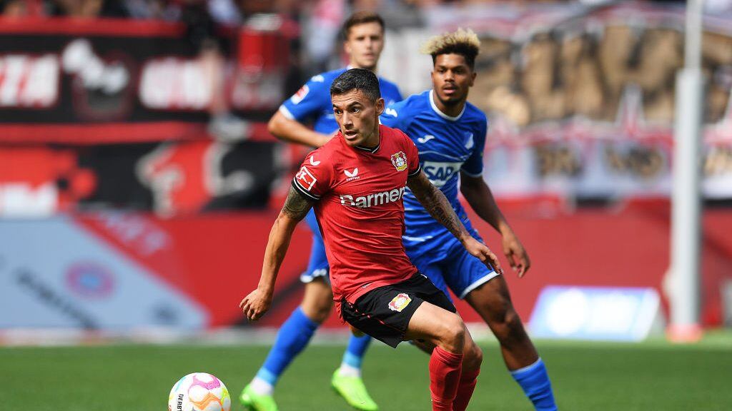 Bayer Leverkusen de Charles Aránguiz sufre en el inicio de la Bundesliga