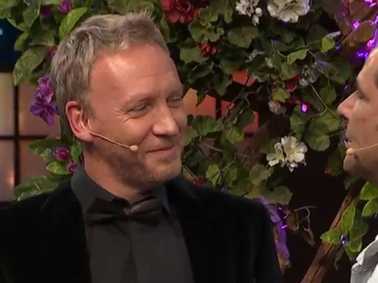 Momentazo de la semana: Martín Cárcamo destacó su beso con Juan Flacón en Los 5 Mandamientos | Canal 13