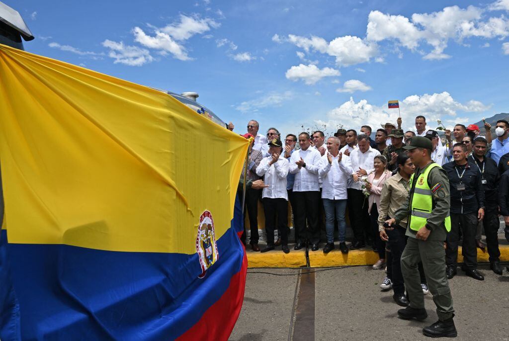 Presidente de Colombia Gustavo Preto abre puente de Cúcuta a San Antonio