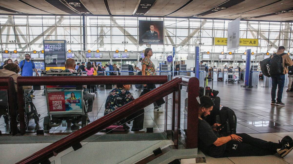 Detienen a sujeto que dio falso aviso de bomba en Aeropuerto de Santiago