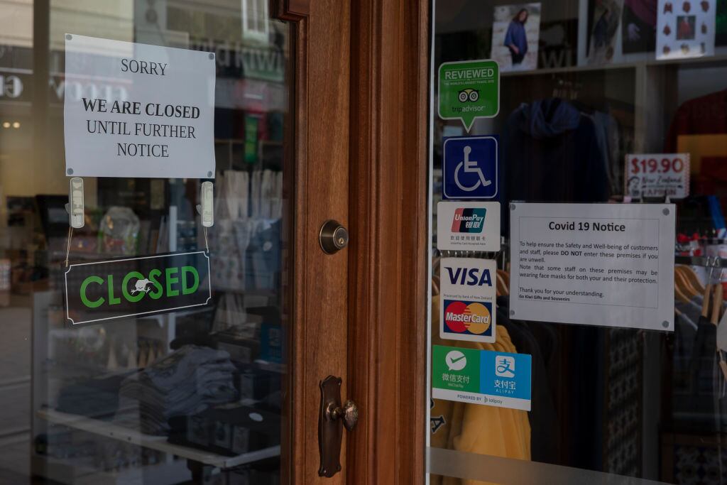 Una tienda informa su cierre momentáneo por el Covid-19 en Nueva Zelanda