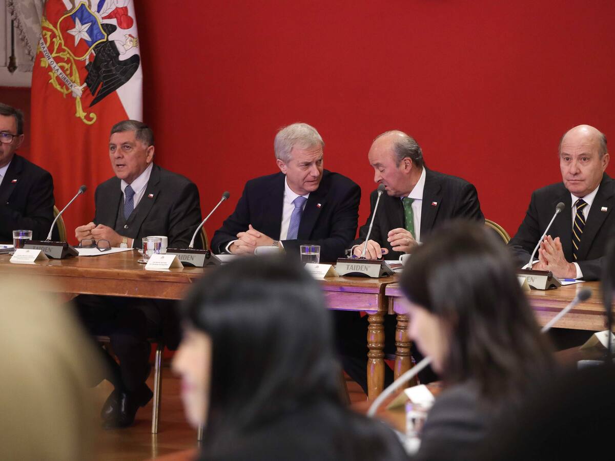 Tras primeros 100 días de Gobierno: Presidente Kast convoca a su gabinete y activa mesa interministerial para crear 50 mil empleos antes de octubre
