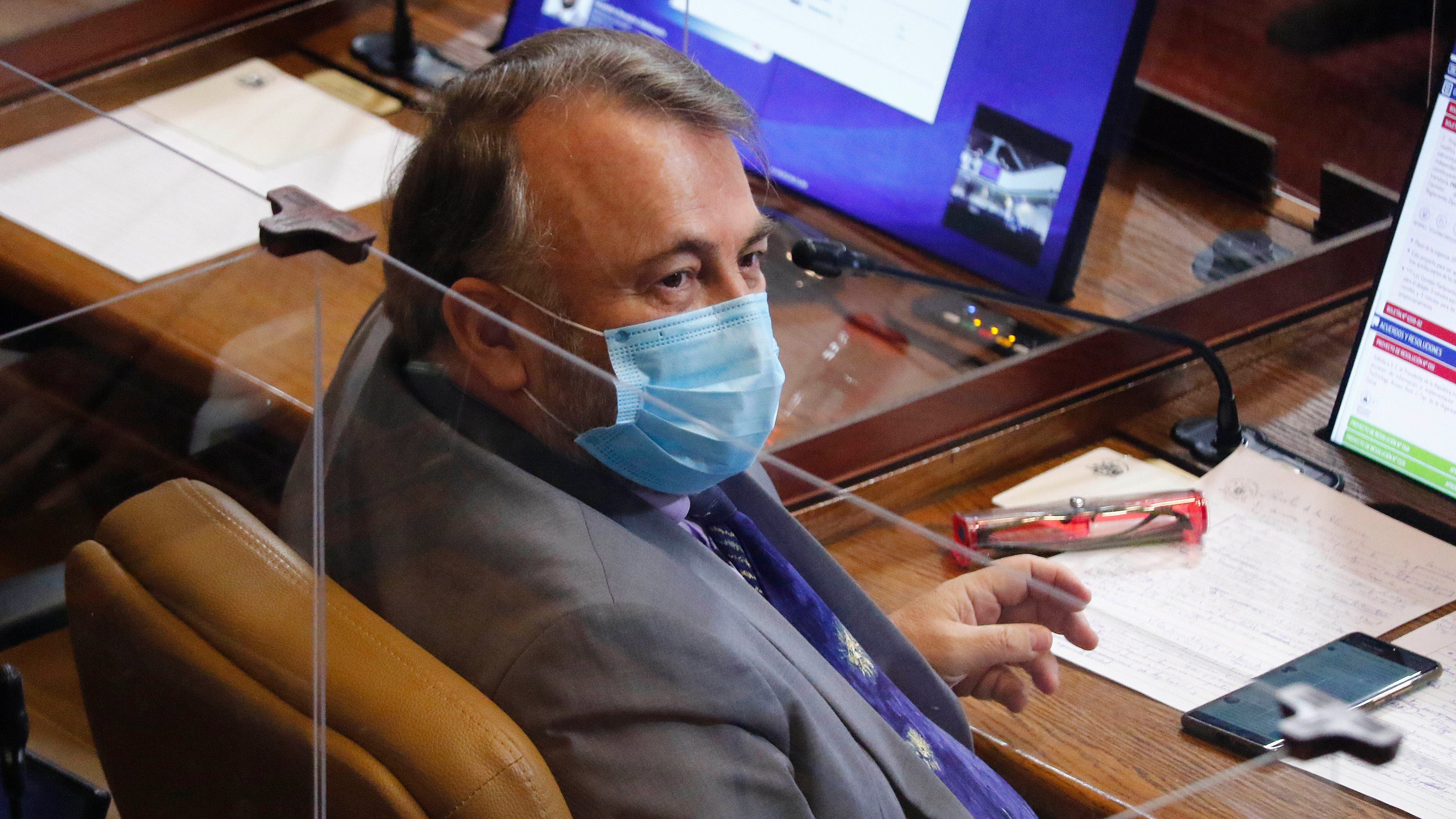 14 DE OCTUBRE DE 2020/VALPARAISOEl diputado Pepe Auth, durante la sesion de la Camara de Diputados, citada para discutir el proyecto de ley que reajusta el ingreso minimo mensual.
FOTO: LEONARDO RUBILAR CHANDIA/AGENCIAUNO