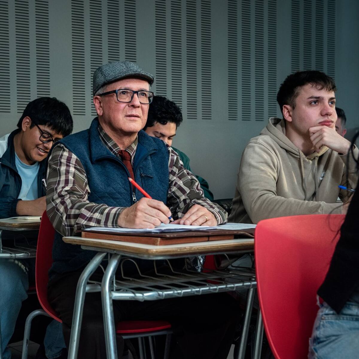 INACAP lanza becas con 100% y 50% de descuento para personas desde los 50 años