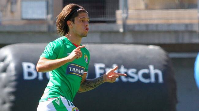 17 de Diciembre del 2020/SANTIAGOJoaquín Montecinos(c) celebra su primer gol y el 2 a 0 de Audax Italiano ,durante el partido valido por la Vigésimo cuarta fecha del Campeonato Nacional AFP PlanVital 2020, entre Audax Italiano vs Deportes Antofagasta, disputado en el Estadio Municipal de la Florida.
FOTO:FRANCISCO LONGA/AGENCIAUNO