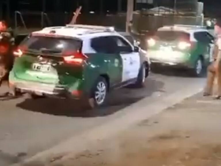 Enfrentamientos y amenazas: Las fuertes imágenes luego de baleo a conductor que atropelló a carabinero en Llolleo