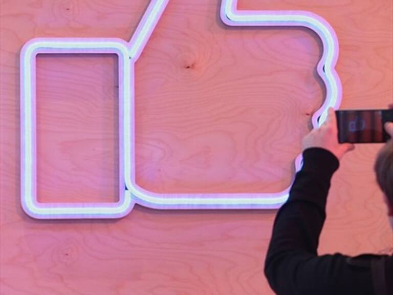 Creador del «me gusta» de Facebook se confesó arrepentido de su obra