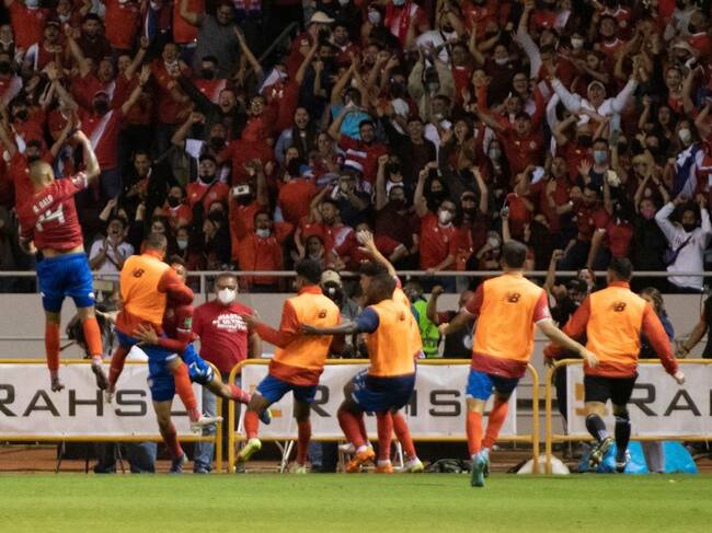 Costa Rica festeja el triunfo ante EEUU y jugará el repechaje al Mundial 2022