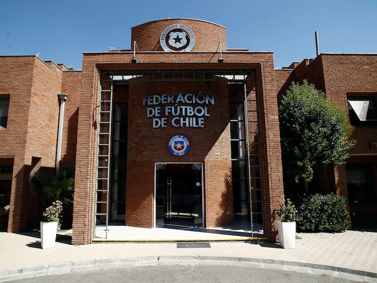 Directorio de la ANFP tomará dos decisiones respecto al futuro del fútbol chileno