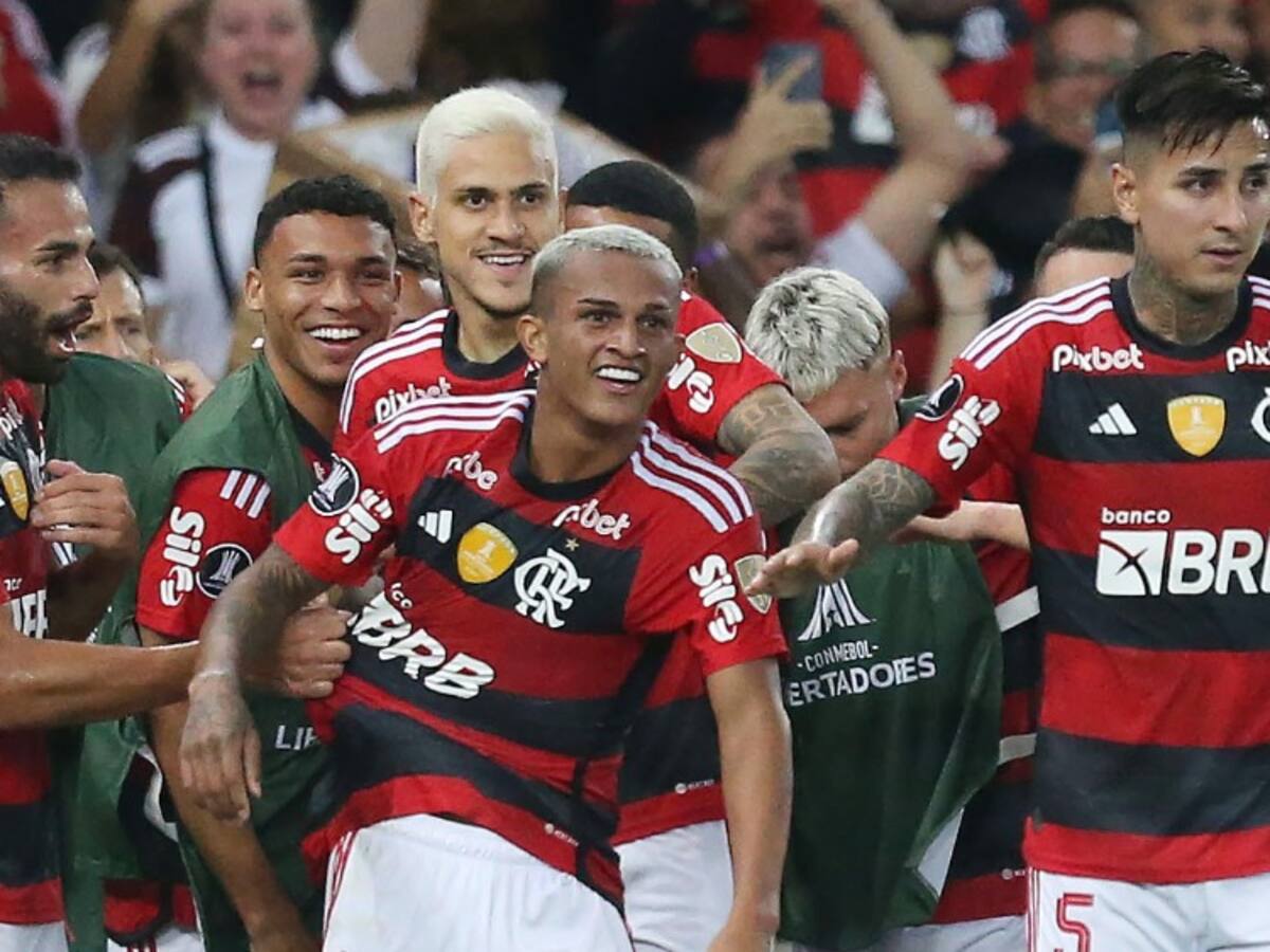 Con Pulgar titular, pero Vidal y Arriagada en la banca: Flamengo se impone ante Athletico Paranaense por Copa de Brasil