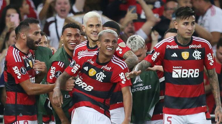 Con Pulgar titular, pero Vidal y Arriagada en la banca: Flamengo se impone ante Athletico Paranaense por Copa de Brasil