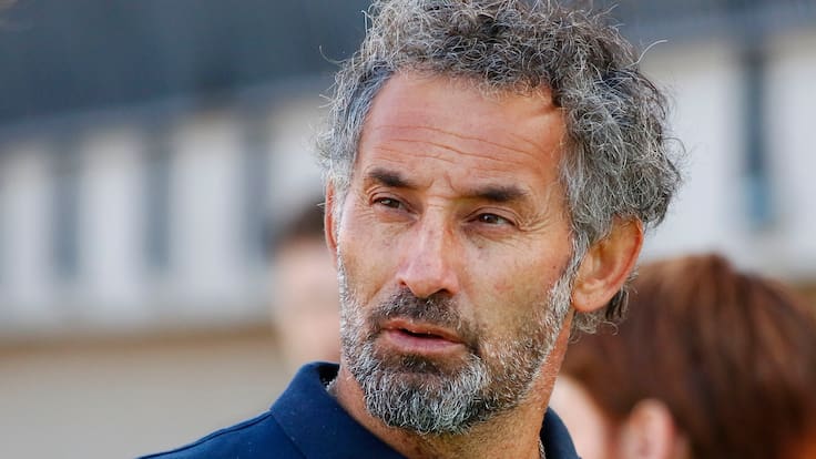 “No existe una categoría intermedia entre el término de la formación y la competencia profesional, como sí ocurre en Argentina”