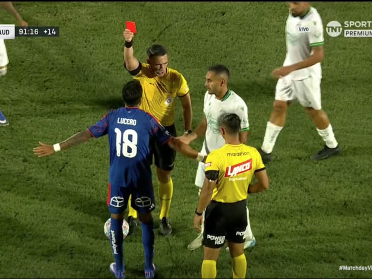 El desastroso debut de Juan Martín Lucero con Universidad de Chile: ¡solo jugó 20 minutos!