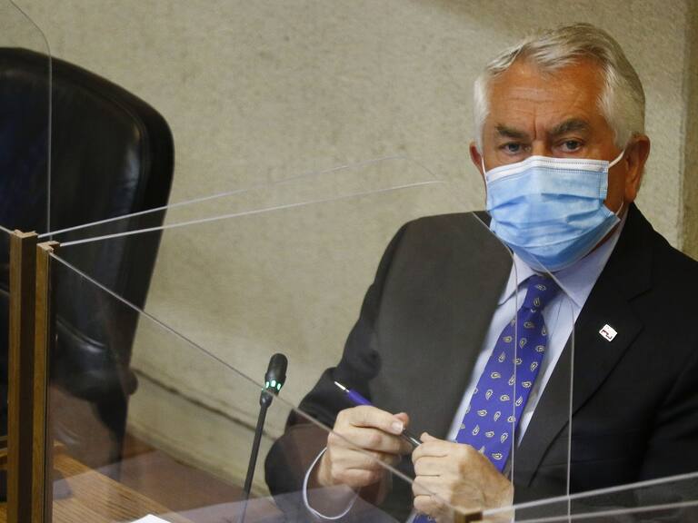 24 DE OCTUBRE DE 2021/VALPARAISOEl ministro Enrique Paris, durante la sesion especial del Senado, en donde se analiza el manejo del gobierno a la pandemia por el Covid-19
FOTO: LEONARDO RUBILAR CHANDIA/AGENCIAUNO