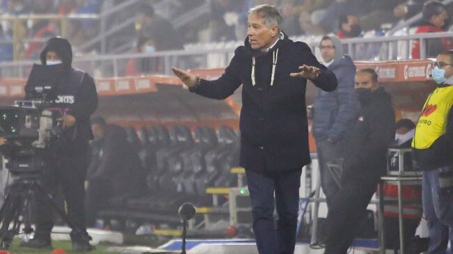 Ariel Holan le pone tarea a César Pinares ante O'Higgins: "Esperamos que termine 90 minutos de partido con el menor costo posible"