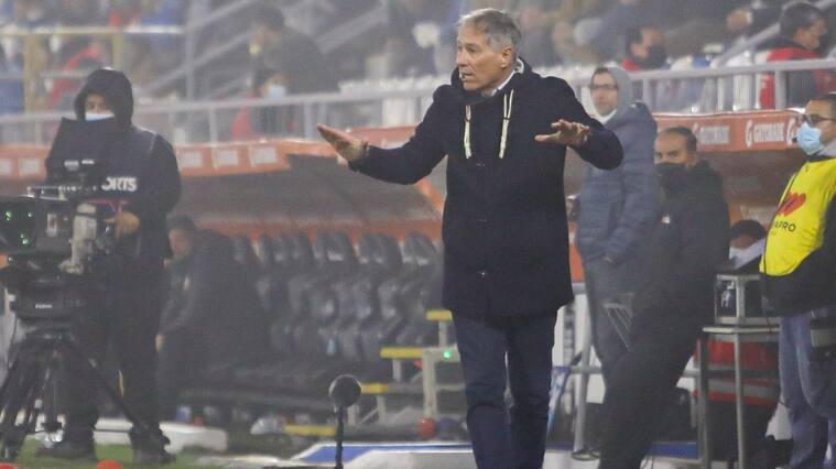 Ariel Holan le pone tarea a César Pinares ante O'Higgins: "Esperamos que termine 90 minutos de partido con el menor costo posible"