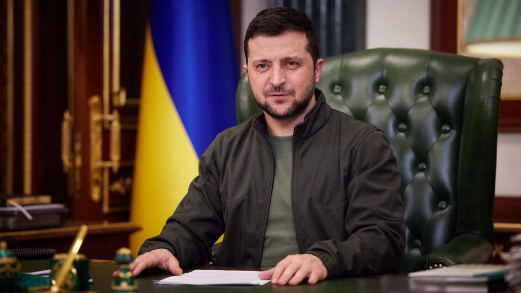 KYIV, UKRAINE - MARCH 17: (---EDITORIAL USE ONLY â MANDATORY CREDIT - "UKRAINIAN PRESIDENCY / HANDOUT" - NO MARKETING NO ADVERTISING CAMPAIGNS - DISTRIBUTED AS A SERVICE TO CLIENTS----) Ukrainian President Volodymyr Zelenskyy makes a speech on evaluation the 22nd day of the Russia-Ukraine war during virtually addressing in Kyiv, Ukraine on March 17, 2022. (Photo by Ukrainian Presidency / Handout/Anadolu Agency via Getty Images)