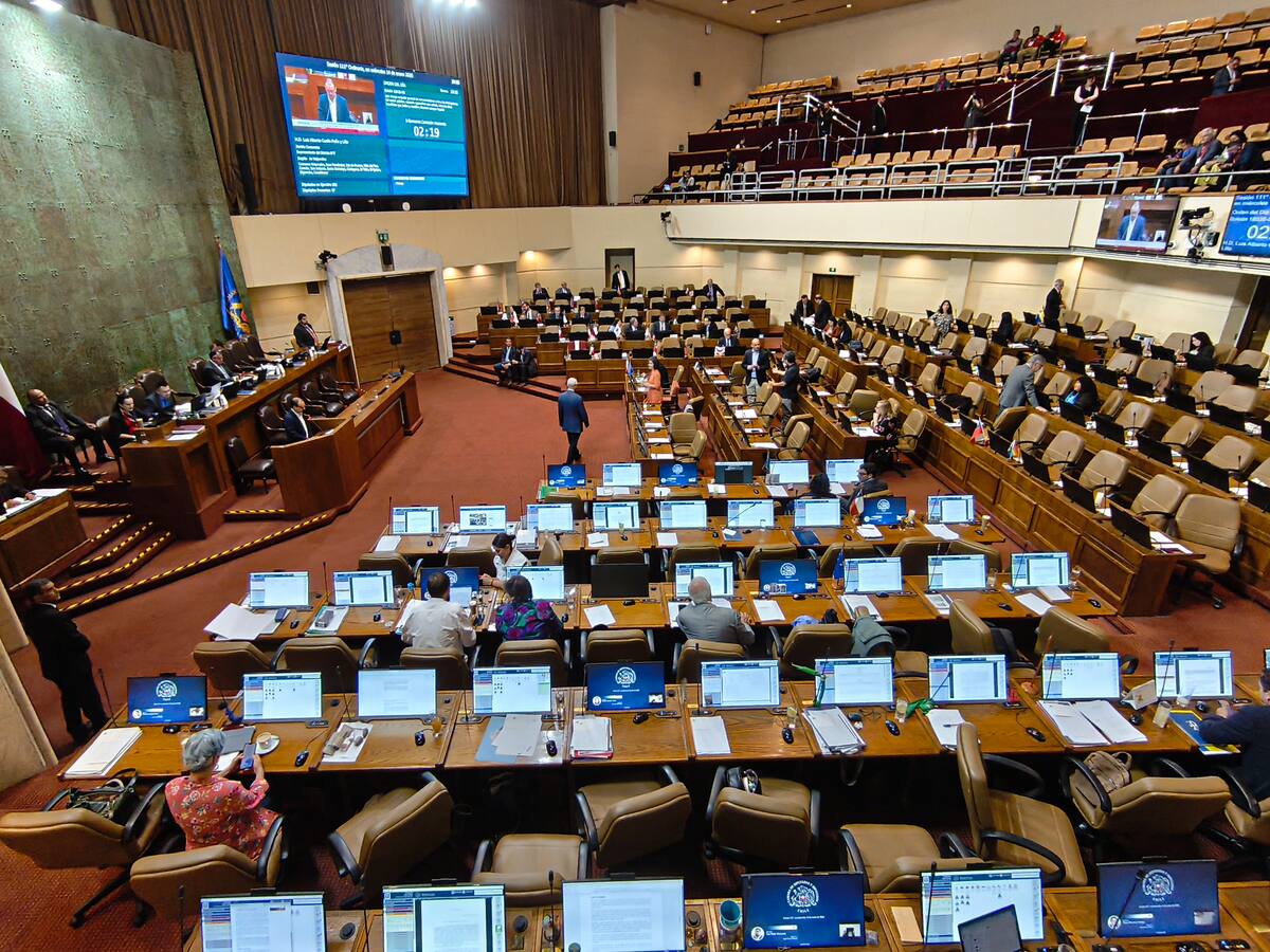 Senado despacha a tercer trámite reajuste del sector público: alza total será de 3,4%