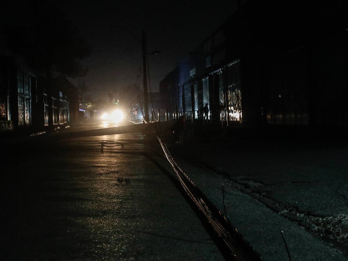 Robo masivo de postes de luz deja a oscuras San Pedro de la Paz: municipio apunta a red organizada