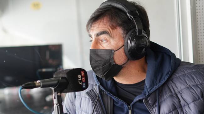 Quinteros abre la puerta a su salida de Colo Colo: "Después de noviembre, si viene un club grande una selección, veré las posibilidades"