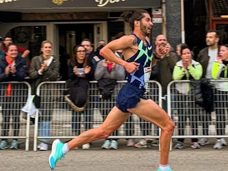 Carlos Díaz volvió a superar un récord del atletismo chileno: ahora lo logró en los 10 kilómetros