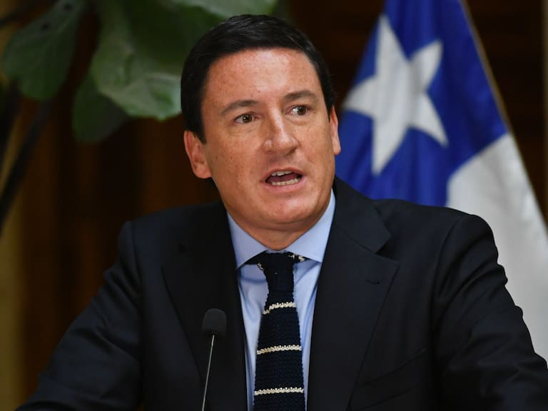 17 DE MARZO DE 2026/VALPARAISO
El senador Arturo Squella realiza punto de prensa en el hall del senado.
FOTO: OSCAR GUERRA/UNO NOTICIAS