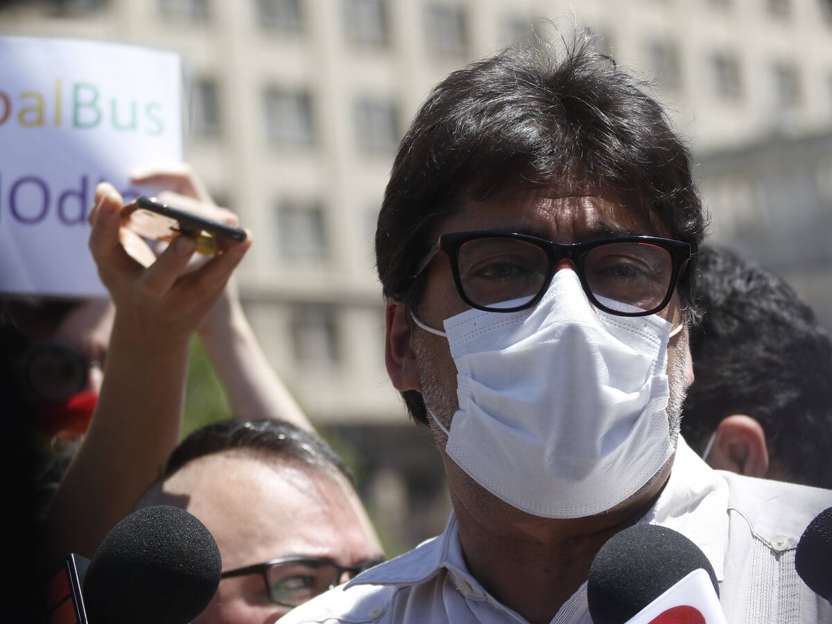 «Tiene que leerse el folleto el ministro»: Alcalde Jadue respondió a Paris tras cuestionar uso de Avifavir contra el coronavirus